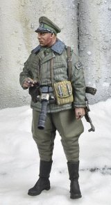 D-Day miniature studio[DD35222]1/35 現用 東ドイツ 国境警備隊 将校 1970-80年代冬