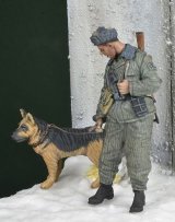 D-Day miniature studio[DD35226]1/35 現用 東ドイツ 国境警備隊 犬を連れた警備兵 1970-80年代冬