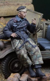 D-Day miniature studio[DD35232]1/35 WWII ドイツ 負傷した武装親衛隊戦車兵 1943-45