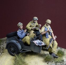 画像1: D-Day miniature studio[DD35255]1/35 WWII ドイツ サイドカーに乗る降下猟兵セット イタリア1943-44/チュニジア1943(3体入)