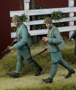 画像1: D-Day miniature studio[DD35259]1/35 WWII オランダ 徒歩行軍中の歩兵セット オランダ1940(2体入) (1)