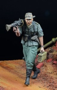画像1: D-Day miniature studio[DD35270]1/35 WWII ドイツ 武装親衛隊 徒歩中のMG34機関銃手 1944-45 (1)