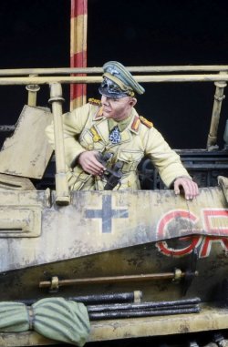 画像1: D-Day miniature studio[DD35278]1/35 WWII ドイツ グライフのエルヴィン・ロンメル将軍(タコム用)