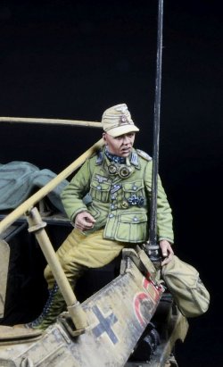 画像1: D-Day miniature studio[DD35279]1/35 WWII ドイツ グライフに座るアフリカ軍団下士官(タコム用)