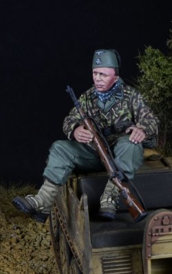 画像3: D-Day miniature studio[DD35289]1/35 WWII ドイツ 第13SS武装山岳師団「ハンジャール」ケッテンクラート乗員＃2 1943-45年(タミヤ用)