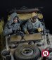 画像1: D-Day miniature studio[DD35295]1/35 WWII ドイツ 武装SS シュビムワーゲン乗員セットVol.1 前席用/冬(2体入 タミヤ用) (1)