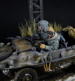 画像3: D-Day miniature studio[DD35295]1/35 WWII ドイツ 武装SS シュビムワーゲン乗員セットVol.1 前席用/冬(2体入 タミヤ用)