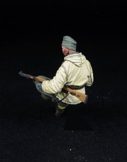 画像3: D-Day miniature studio[DD35296]1/35 WWII ドイツ 座っている武装SS兵士 1943-45年冬(タミヤ用)