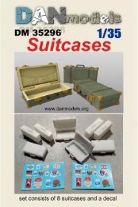 画像1: DANmodels[DAN35296]1/35 スーツケース (8個入り、デカール付) (1)