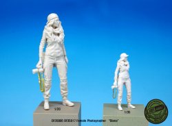 画像5: DEF.MODEL[DF35017]1/35 女性カメラマン"ダイアナ"