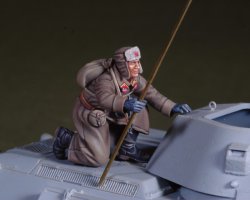 画像1: DEF.MODEL[DO35011]1/35WWII Russian winter tank rider #2