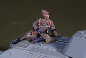 画像1: DEF.MODEL[DO35032]1/35WWII Russian winter tank rider #4 (1)