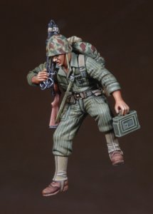 画像1: DEF.MODEL[DO35039]1/35WWII-Korean War USMC MG Asst. Gunner (1)