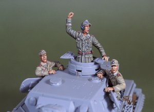 画像1: DEF.MODEL[DO35C01]1/35WWII DAK panzer crew set (3Fig.) (1)