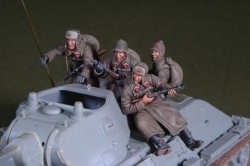 画像1: DEF.MODEL[DO35C04]1/35WWII Early war Russian tank rider set (4Fig.s)