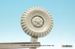 画像4: DEF.MODEL[DW35097]1/35 米 M37カーゴトラック 自重変形タイヤ(ローデン用)