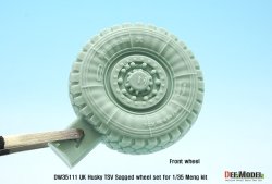 画像5: DEF.MODEL[DW35111]1/35 現用 英 ハスキーTSV 自重変形タイヤセット(モンモデル用)