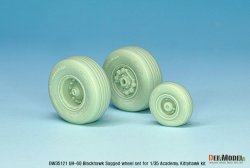 画像3: DEF.MODEL[DW35121]1/35 現用 米陸軍UH-60ブラックホーク用自重変形タイヤセット(アカデミー/キティホーク用)
