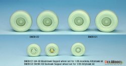 画像7: DEF.MODEL[DW35122]1/35 現用 米海軍SH/MH-60シーホーク用自重変形タイヤセット(キティホーク用)