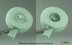 画像4: DEF.MODEL[DW35154]1/35 現用 韓国 K311A1(KM450)トラック 自重変形タイヤセット(アカデミー用)