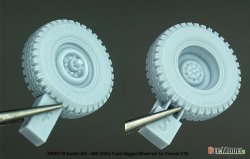 画像5: DEF.MODEL[DW35179]1/35 現用 露/ソ UAZ-469小型トラック 自重変形タイヤセット(ズベズダ用)