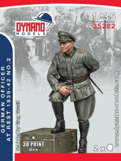 画像1: ダイナモモデルズ[DYN35282]1/35 WW.II ドイツ将校 1939〜1942休憩中 2