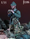 Darius Miniatures[DMF35096]1/35 WWII ドイツ 戦車撃破章を付けた下級軍曹