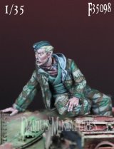 Darius Miniatures[DMF35098]1/35 WWII ドイツ ヘッツァー駆逐戦車乗員＃1 前方確認