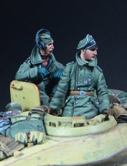 画像2: Darius Miniatures[DMF35118]1/35 WWII ドイツ キングタイガー重戦車乗員セット 指揮官/装填手(2体入)