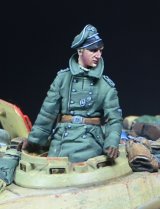 Darius Miniatures[DMF35119]1/35 WWII ドイツ キングタイガー重戦車乗員 指揮官