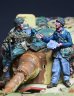 画像1: Darius Miniatures[DMF35124]1/35 WWII ドイツ 会話する兵士セット 降下猟兵/武装親衛隊員(2体入) (1)