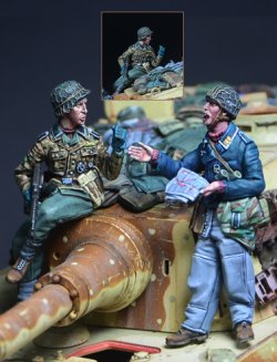 画像2: Darius Miniatures[DMF35124]1/35 WWII ドイツ 会話する兵士セット 降下猟兵/武装親衛隊員(2体入)