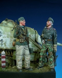 画像1: Darius Miniatures[DMF35001]1/35 WWII独 武装親衛隊 古参兵セット 東部戦線(2体セット) (1)