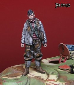画像1: Darius Miniatures[DMF35042]1/35 WWII 独 武装SS 立上がる戦車兵＃2