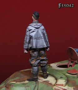 画像2: Darius Miniatures[DMF35042]1/35 WWII 独 武装SS 立上がる戦車兵＃2