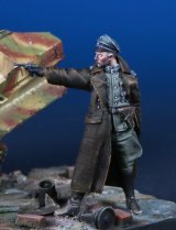 Darius Miniatures[DMF35052]1/35 WWII ドイツ武装親衛隊士官 パラベルム弾を撃つ士官