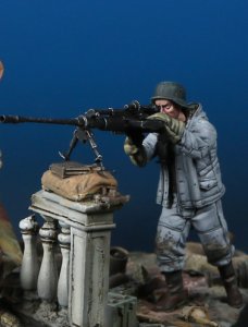 画像1: Darius Miniatures[DMF35056]1/35 WWII ドイツゾロターン対戦車ライフル射撃手 (1)