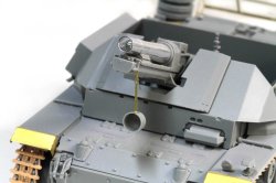 画像6: ドラゴンモデル[DR6904]1/35 WW.II ドイツ軍 15cm 33式重歩兵砲搭載 自走砲 III号戦車H型車体