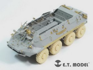 画像1: E.T.MODEL[E35-120]露 BTR-60P 兵員輸送車 (1)