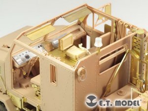 画像1: E.T.MODEL[E35-132]現用米 M1070 トラクターインテリア (1)