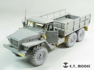 画像1: E.T.MODEL[E35-194]露 URAL-4320 トラック (1)