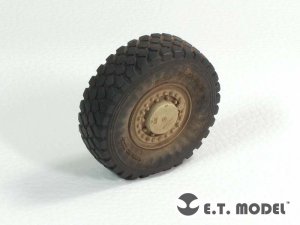 画像1: E.T.MODEL[ER35-030]現用米 M-ATV MRAP 自重変形タイヤ (1)