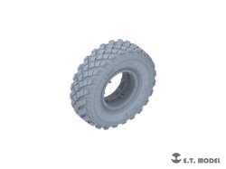 画像4: E.T.MODEL[P35-154]1/35 現用 露/ソ GAZ-233014 STS高機動装甲車タイガー用自重変形タイヤ(モンモデル用)