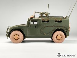 画像9: E.T.MODEL[P35-154]1/35 現用 露/ソ GAZ-233014 STS高機動装甲車タイガー用自重変形タイヤ(モンモデル用)