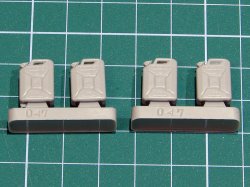 画像2: EUREKA XXL[E-047]1/35 WWII ドイツ燃料用ジェリカンセット