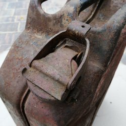 画像11: EUREKA XXL[E-047]1/35 WWII ドイツ燃料用ジェリカンセット