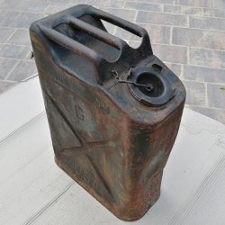 画像10: EUREKA XXL[E-049]1/35 WWII アメリカ陸軍燃料用ジェリカンセット＃1