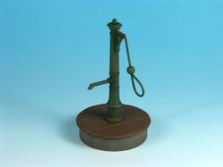 画像1: EUREKA XXL[ED-3503]1/35 ジオラマ素材 旧型手動汲み上げ式上水ポンプ
