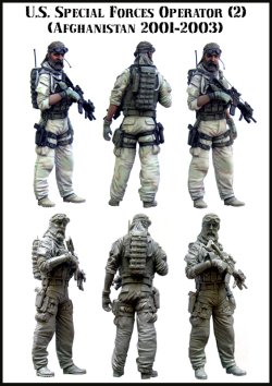 画像2: エボリューション[EM-35047]1/35　現用アメリカ特殊部隊 尋問を見守るオペレーター アフガニスタン2001〜2003(2)