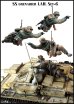 画像2: エボリューション[EM-35066]1/35　WWIIドイツ武装SS 物影に面意身を隠す冬季装備のLAH擲弾兵 (2)